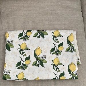 Lemon Print tablecloth
